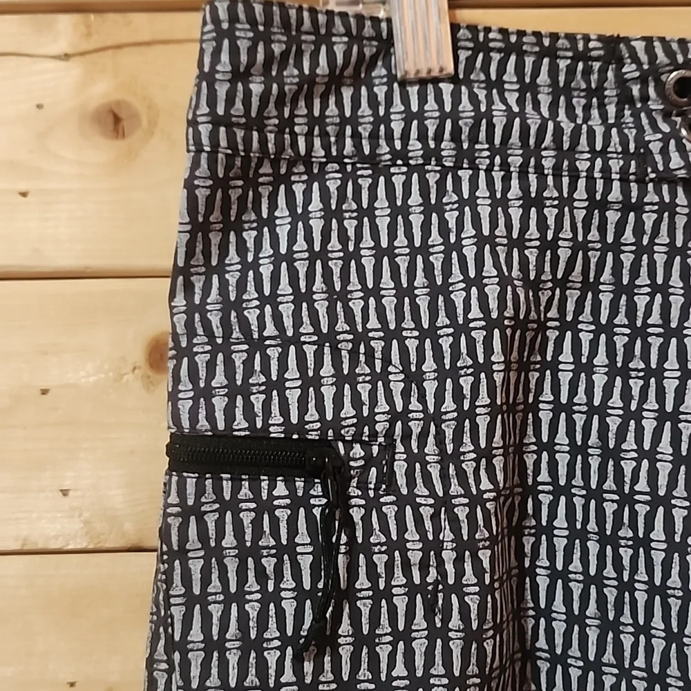 Patagonia Men's Swim Shorts Size 32 NWOT Fossil Print